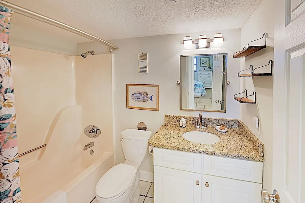Walk Everywhere! Charming Gulf-view W/ Pool 2 Bedroom Condo