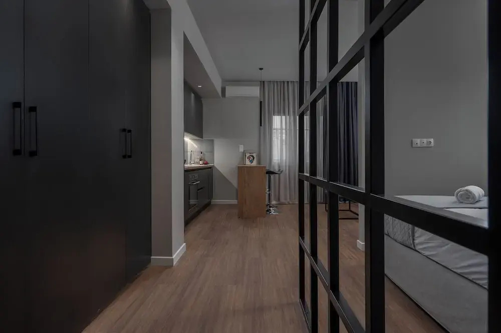 Hebrard Industrial Suites