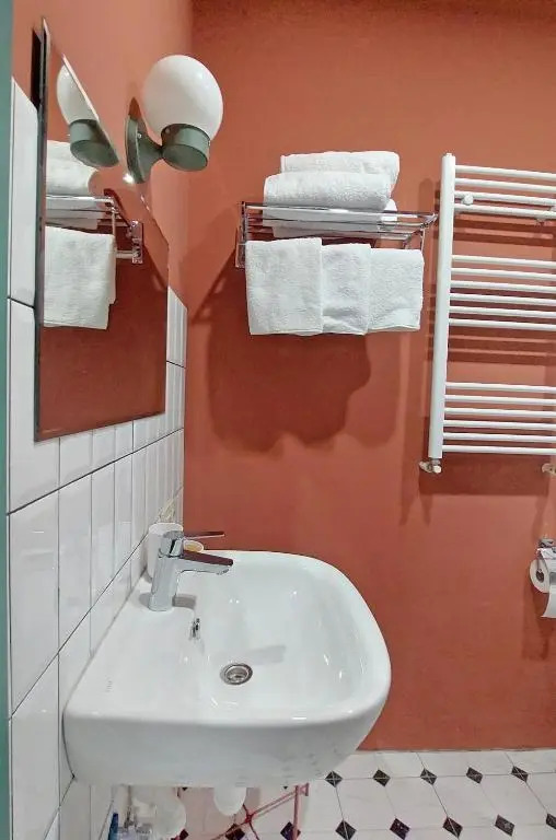 Gudauri Roshka Apt #412