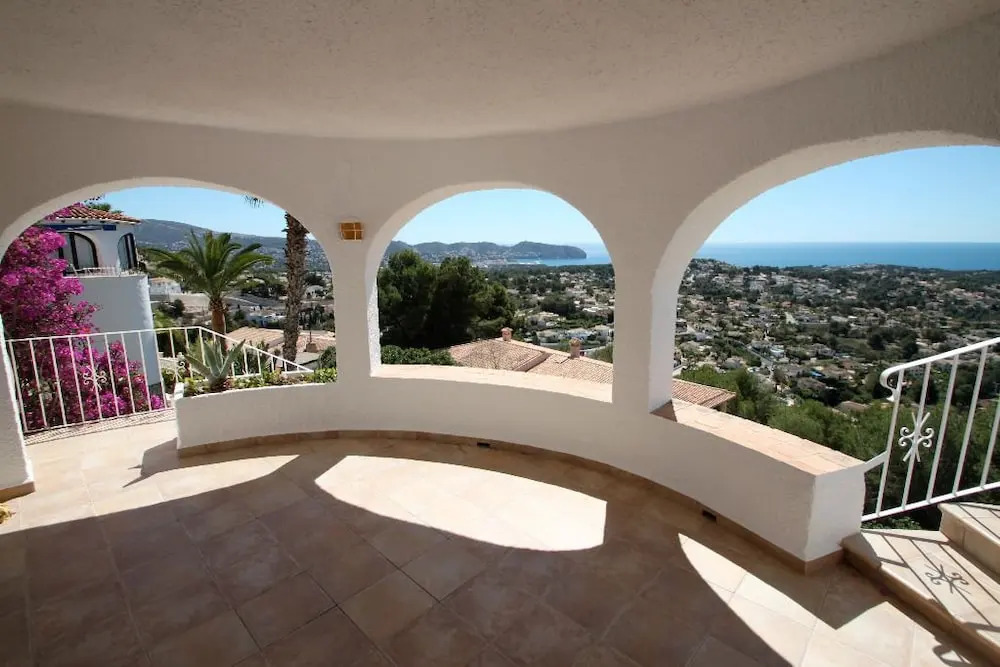 Bellevue - sea view holiday home with private pool in Benissa
