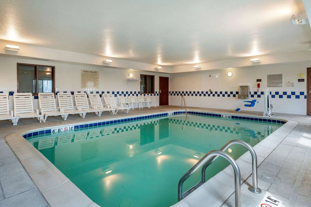 Comfort Inn & Suites Muncie Near University