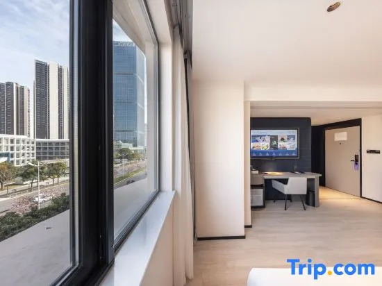 Atour Light Hotel Shenzhen North Station East Plaza