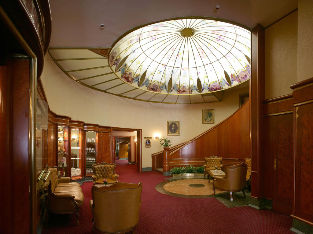Palace Hotel