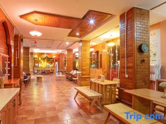 Jinghong City Tailai Inn (Gaozhuang Xishuangbanna Starlight Night Market Branch)