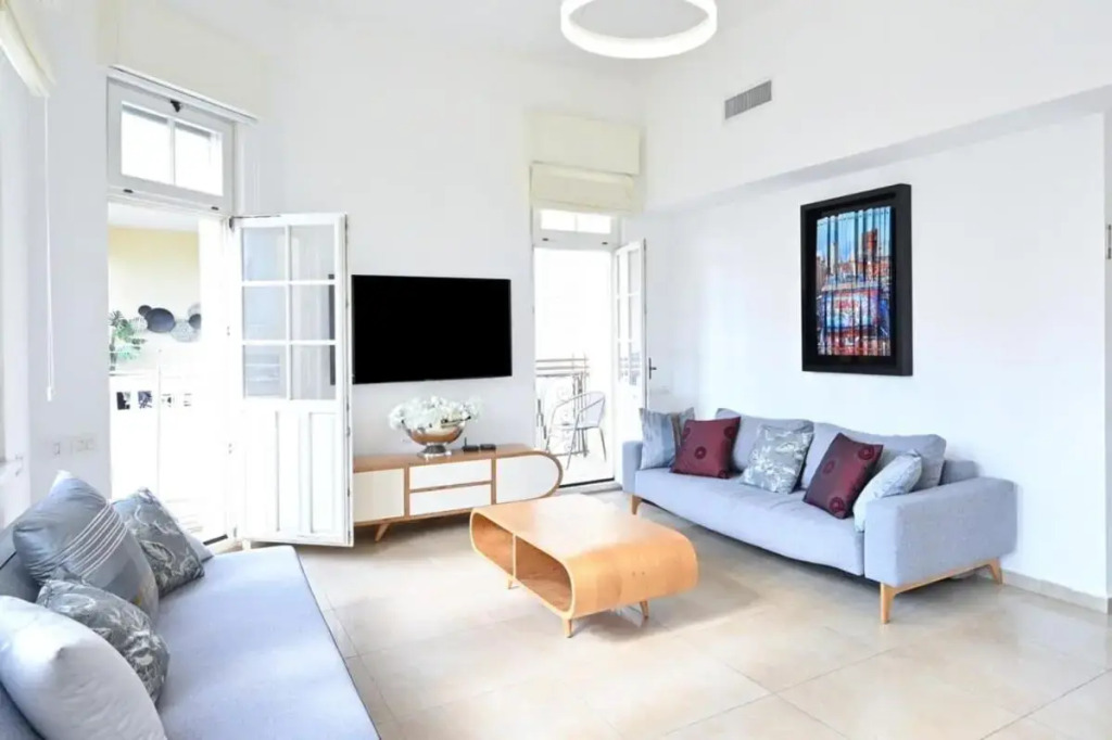 Amazing 2BR near the beach by HolyGuest