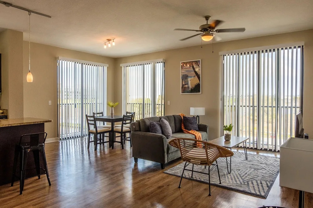 Northwest Tampa 1 BR and 2 BR Apt by Frontdesk