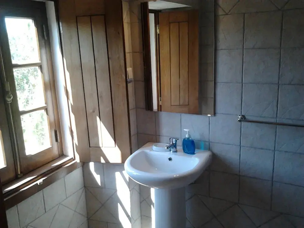 Historical Charming Vintage Villa with 4 bedrooms & country views 4 Villa by RedAwning