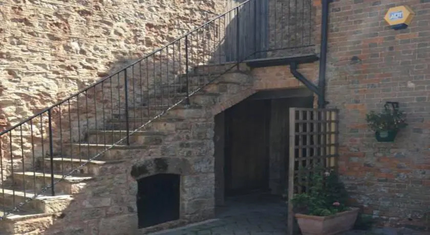 Roobies Barn