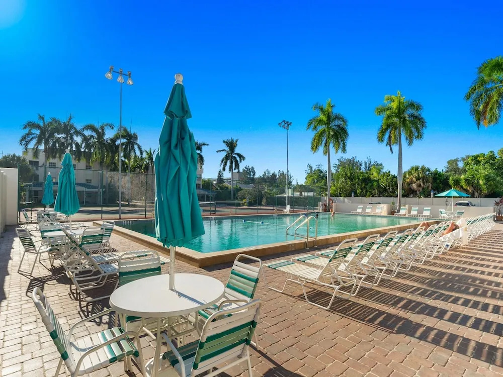 Palm Bay Club 7th-Floor Oceanfront Condo on Private Beach