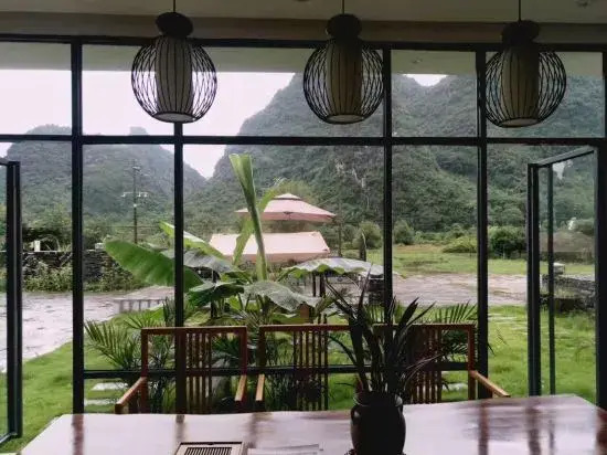Xiangyunge Holiday Hotel