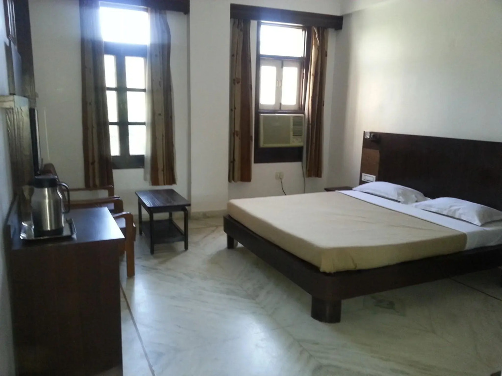 1 BR Boutique stay in Sihad Talab, Nathdwara (FA2F), by GuestHouser