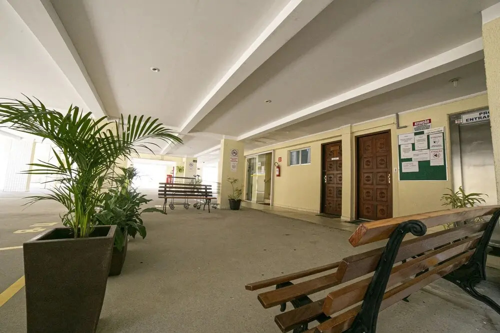 Apto 22E ar condicionado e ventilador, 2 quartos, churrasqueira, elevador e piscina