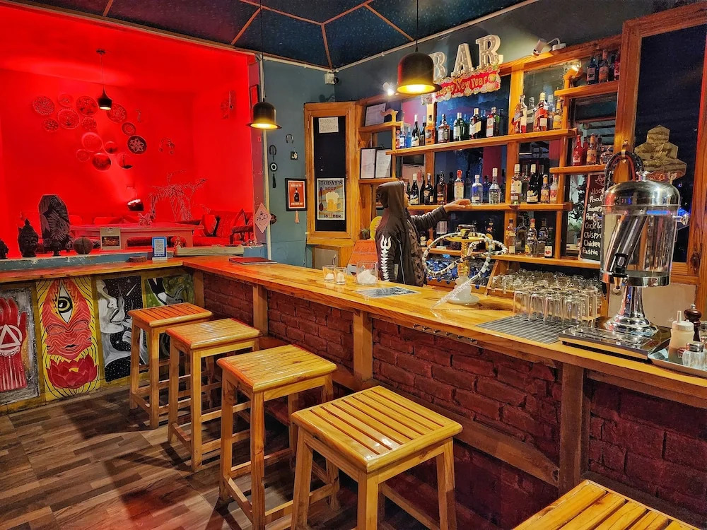 Page 3 - Riverside Rooms & Bar