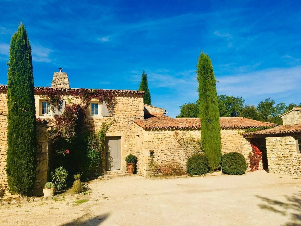 sous la tonnelle