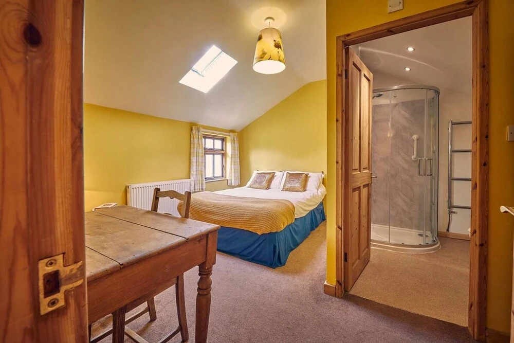 Host & Stay - The Red Brick Barn