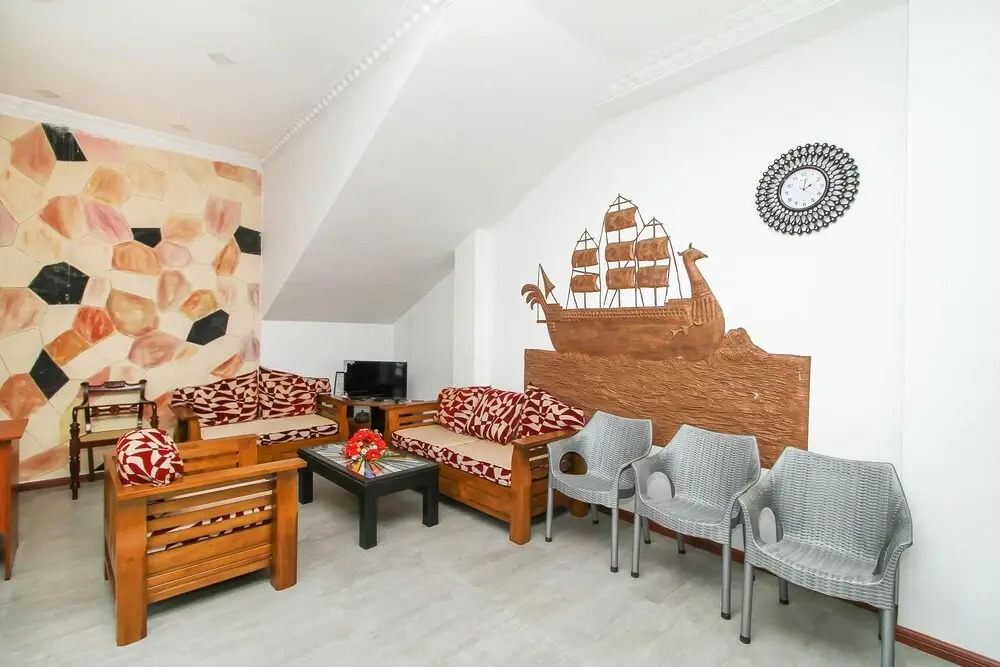 OYO 371 River Palace Hotel