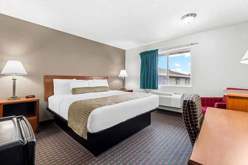 Travelodge by Wyndham Rapid City - Black Hills