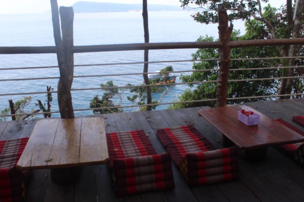 The Cliff Hostel, MPay Bay