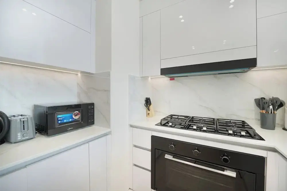 Easygo- Lux 2BR / Private Pool JVC Onyx
