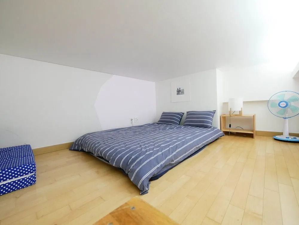 Travel House