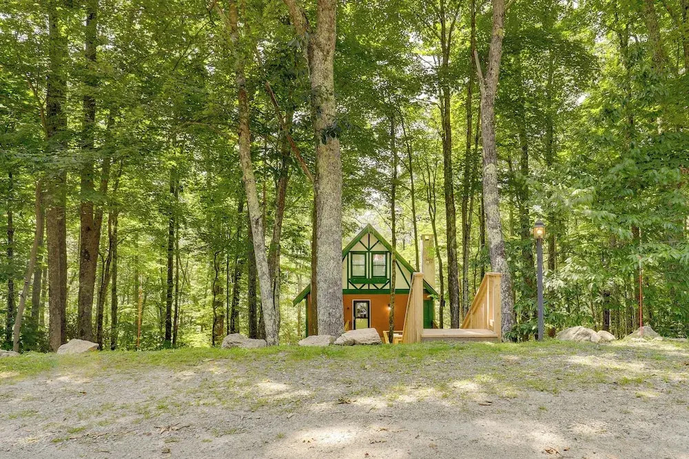 Wooded Retreat w/ Decks & Views in Beech Mountain!