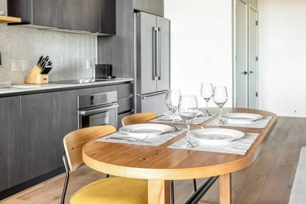 Sleeps 16 Brand New Austin High Rise w/ Rooftop Pool, Gym, Yoga Studio & More!