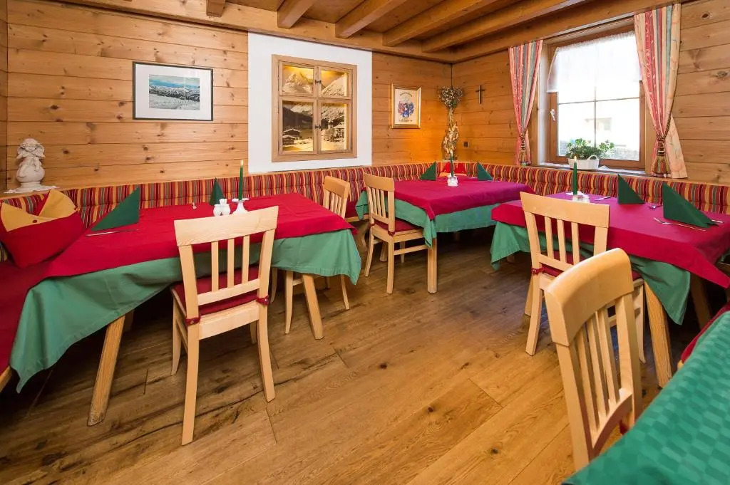 Gasthaus & Pension Alphorn