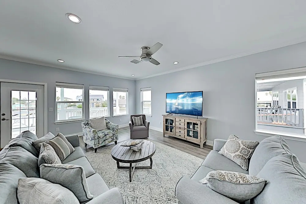 New Waterfront : Salt Lake & Copano Bay Views! 2 Bedroom Home