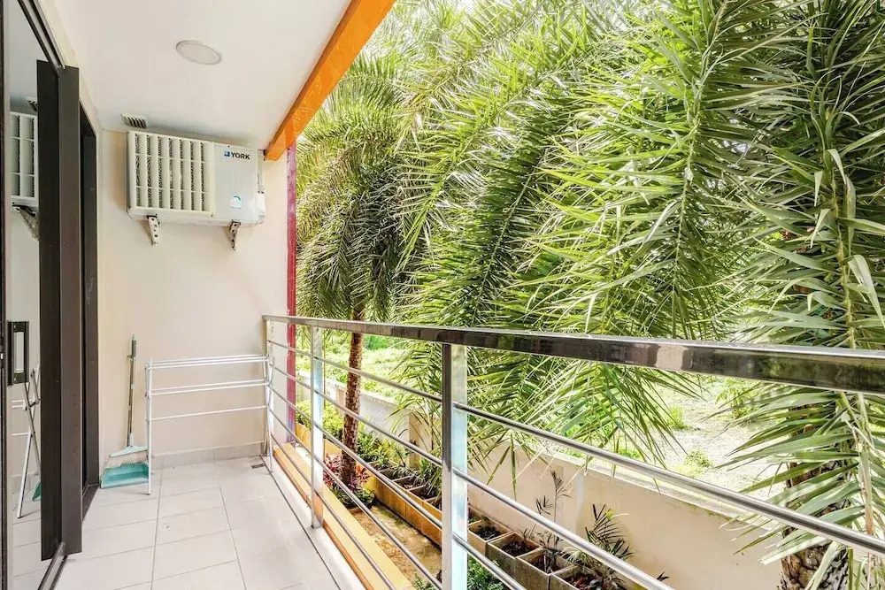 Naiharn Pearl Condo Hotel by VillaCarte
