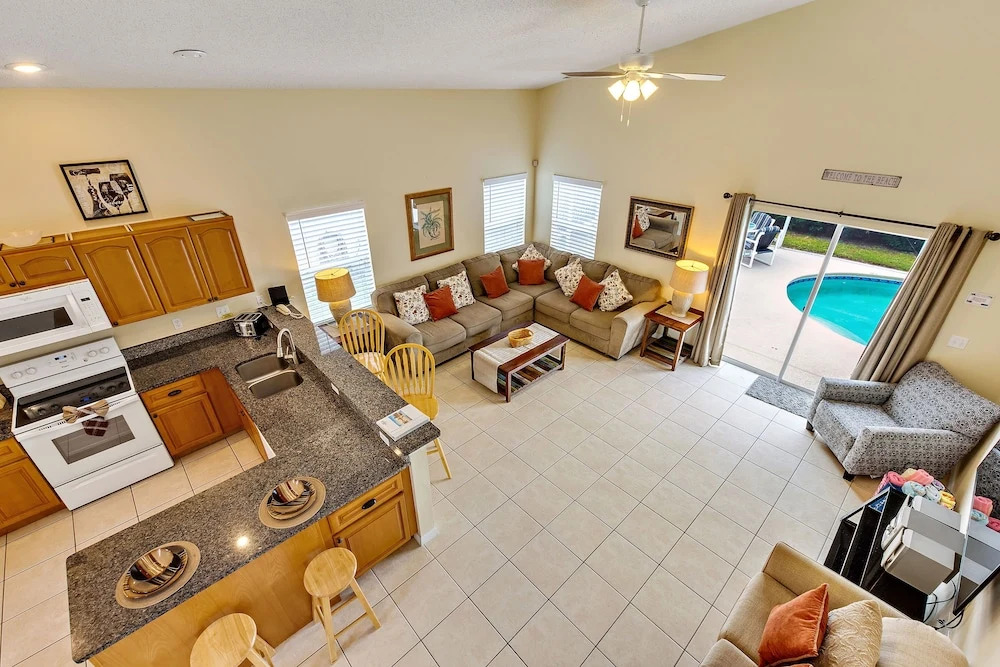 2 Downstairs Masters, 5 bed Pvt Pool Games Room