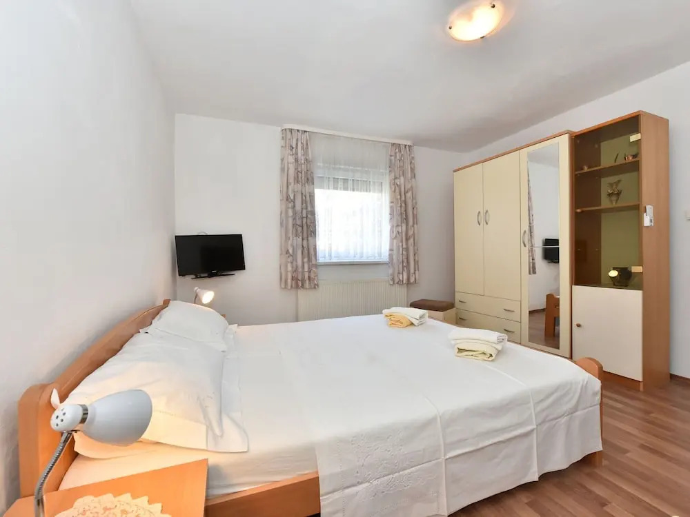 Traditional Apartment in Zadar with Garden