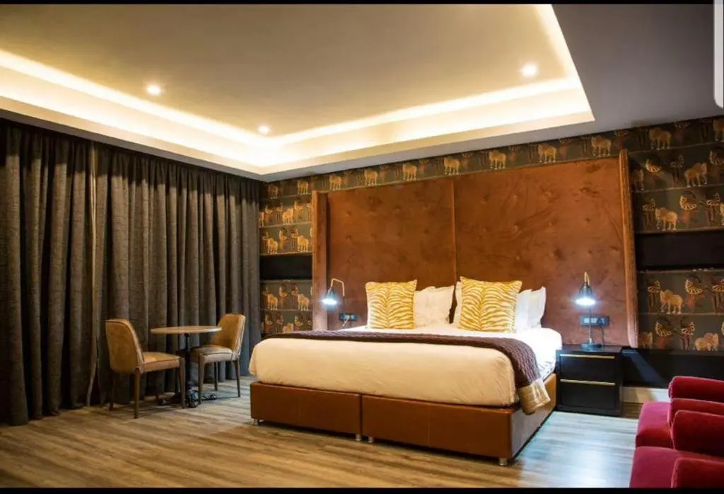 MGB Hotel at 2ten