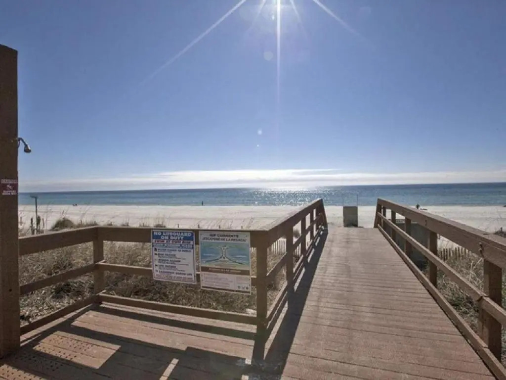 Majestic Resort 505 with RESERVED parking on 3rd Floor Walk-Over
