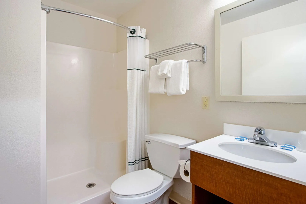 Birch Hill Suites Kansas City - Independence