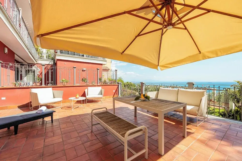Terrazza Aphrodite by Napoliapartments