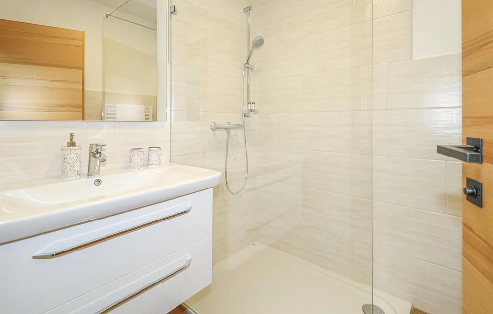 Stunning Apartment in Innsbruck With Wifi