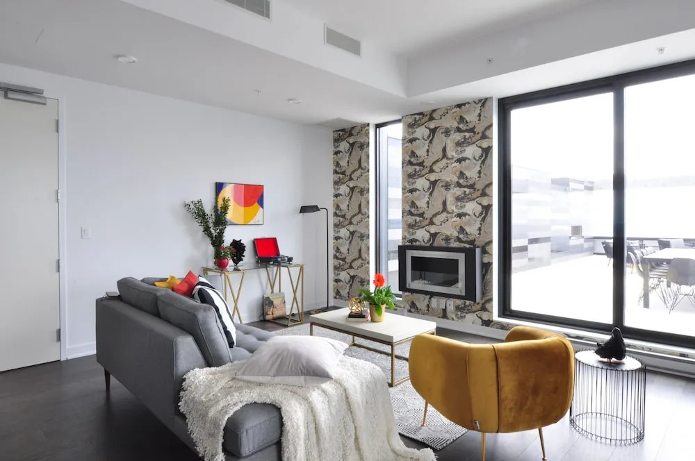 Tour des Canadiens Penthouse by Hometrotting