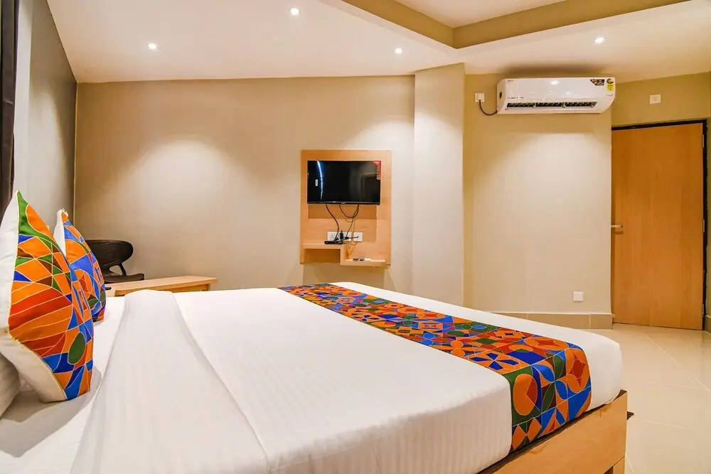 FabHotel JP - Nr Sataragachhi Railway Station