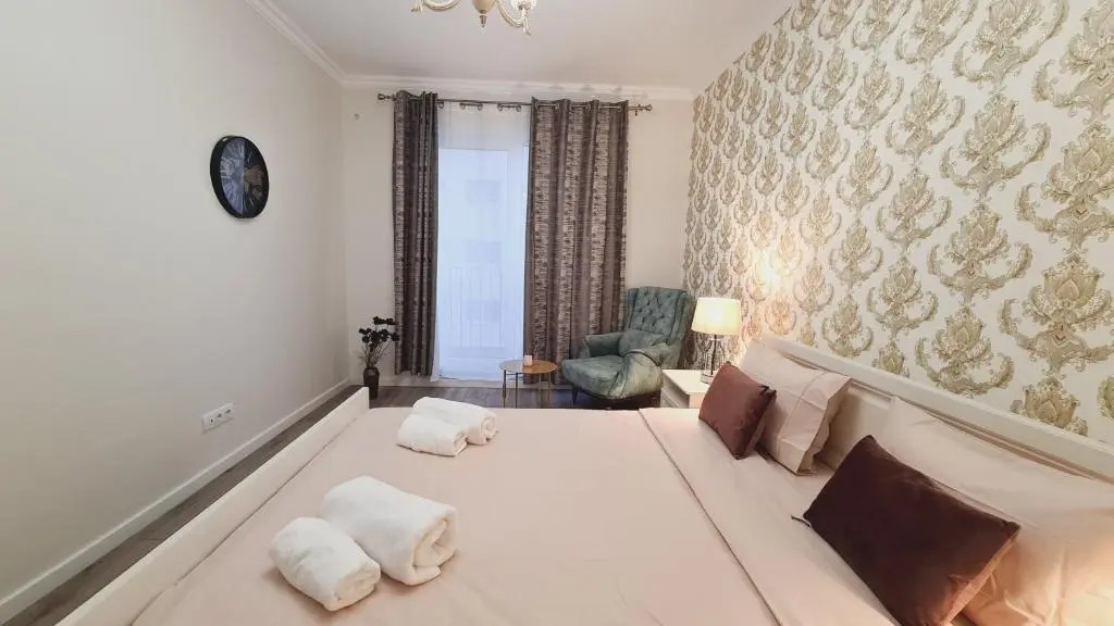 5* luxury near Avram Iancu sq New. Private parking