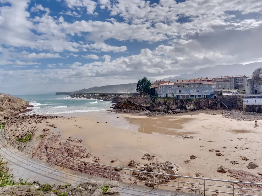 Elegant Apartment in Llanes near Sea