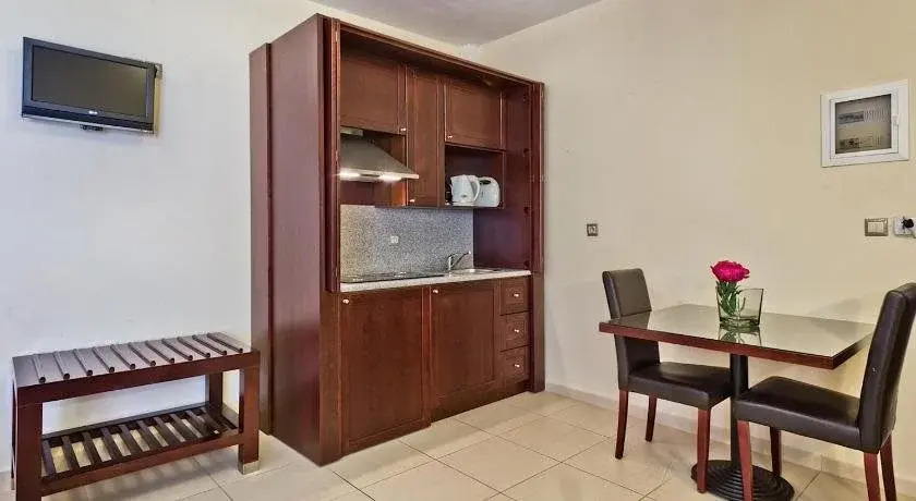Socrates Hotel Apartments