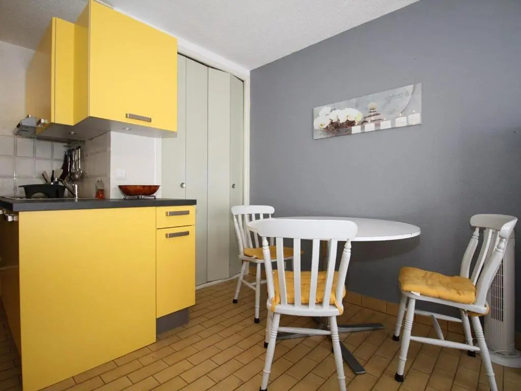 Appartement Balaruc-les-Bains, 1 pièce, 2 personnes - FR-1-553-100
