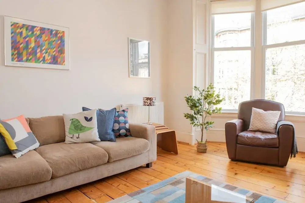 Charming 2-bedroom apt in the Heart of West End