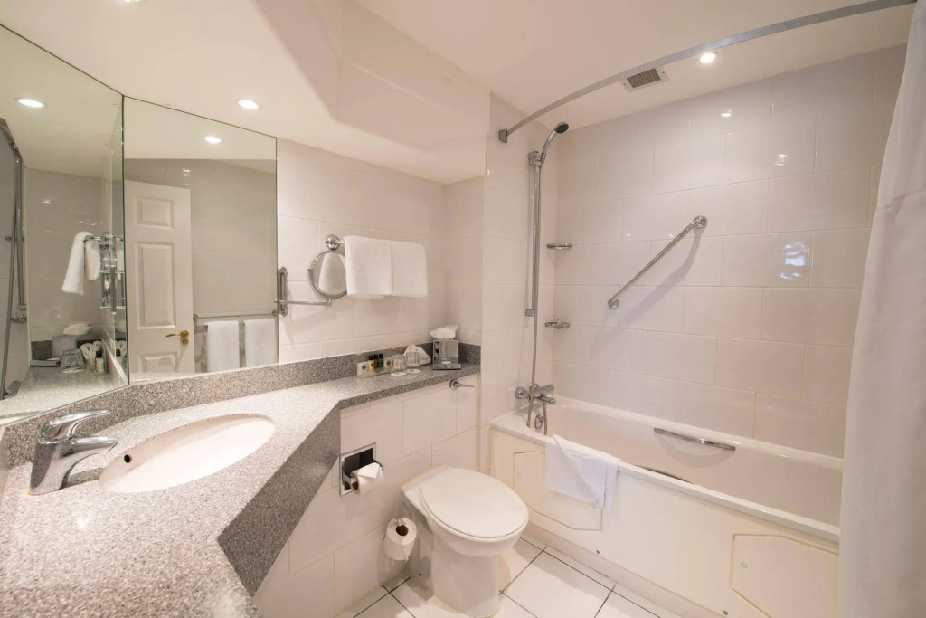 Holiday Inn Milton Keynes East M1 Junc 14 by IHG
