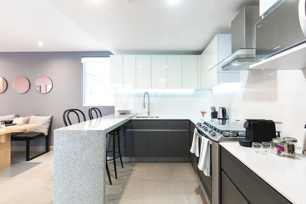 2BR Condesa Apt Just Steps From Parque Mexico