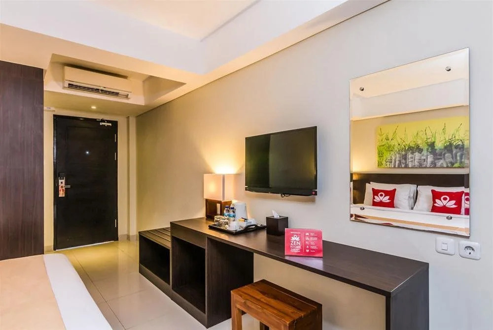 Hardys Rofa Hotel And Spa Legian by ZEN Rooms