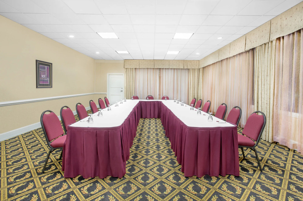 Baymont by Wyndham Fayetteville Fort Bragg Area
