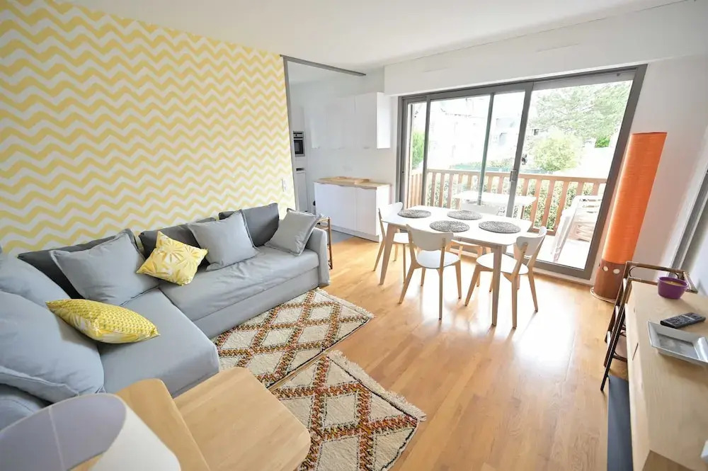 Very Nice Apartment With Balcony - 4p/1br - 600m From the Beach