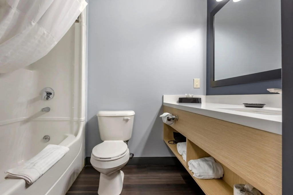 Quality Inn & Suites Oakville-Mississauga