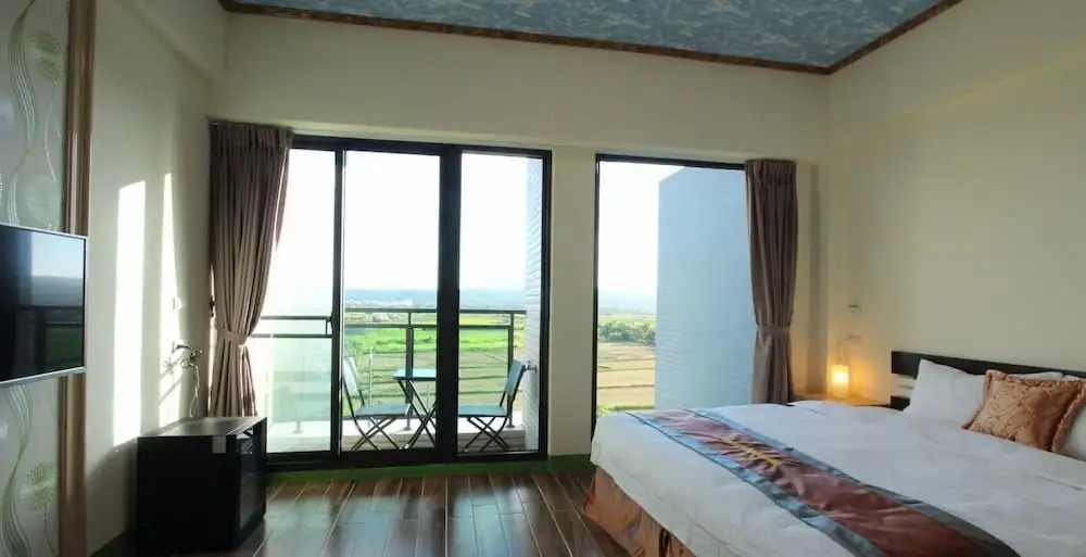 Yiren Hotel